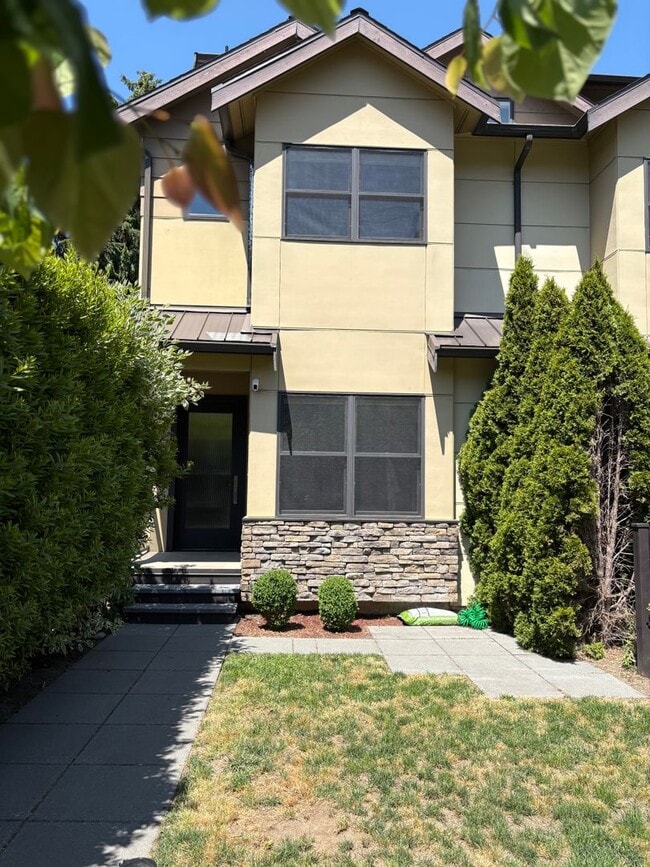 Fabulous Queen Anne Home with LOTS of EXTRAS! - Fabulous Queen Anne Home with LOTS of EXTRAS!