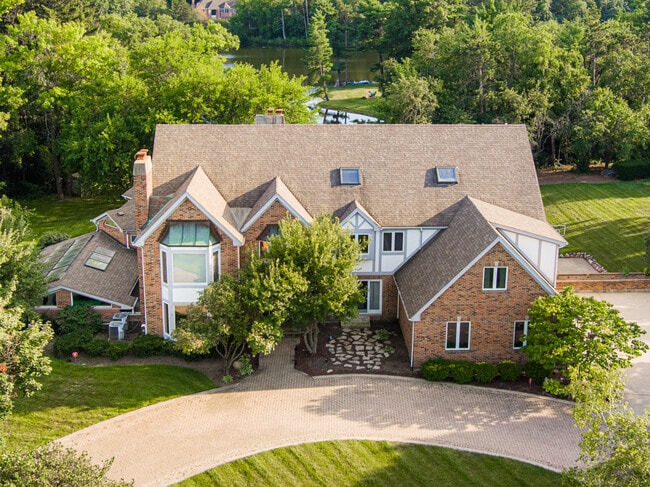 Building Photo - 22199 W Thornridge Dr Rental
