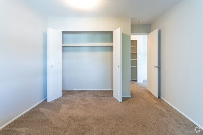 1HAB, 1BA - 680 ft² - Eastlawn Arms Apartments