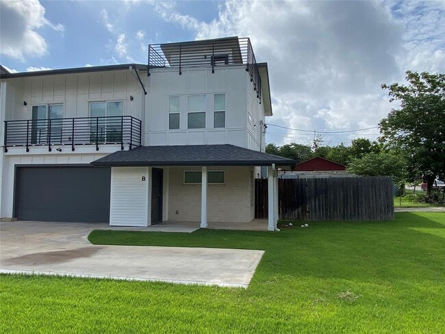 Photo - 7907 Brodie Ln Townhome
