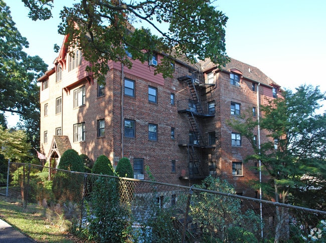 Photo - 111 Sagamore Rd