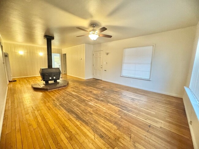 Photo - 1027 Warner St Unit House