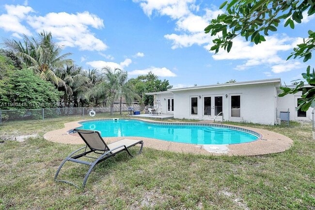 Photo - 2417 Pierce St