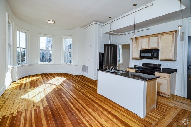 Unit 4 unfurnished - 1527 Gervais St Rental