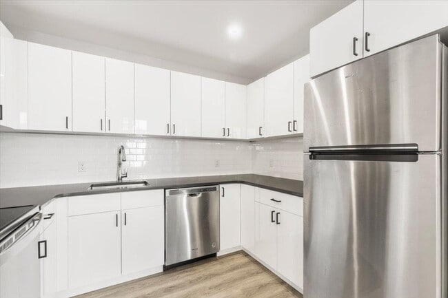 Photo - 49 Beekman Ave