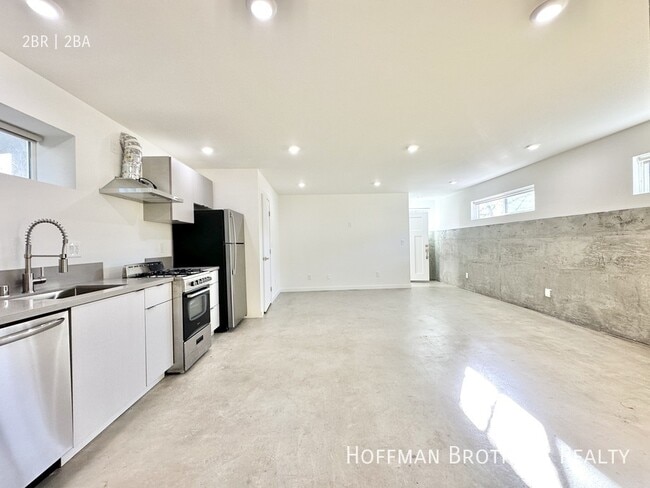 Photo - 2429 W Ave 33 Unidad 1/4
