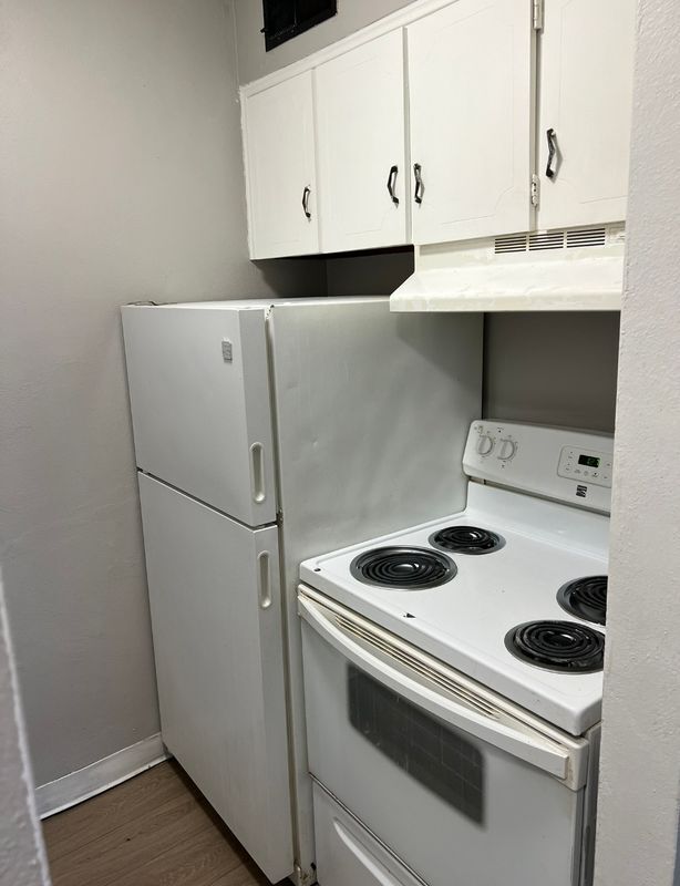 Photo - 475 W Grand Ave