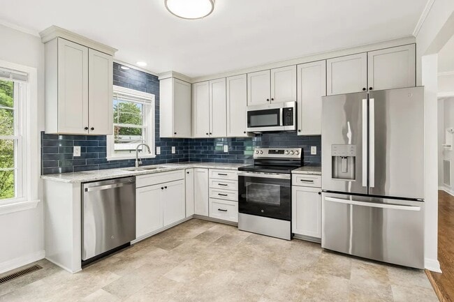Photo - 202 Jackson Heights Rd