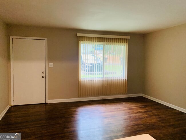 Photo - 6330 Raymond Terrace