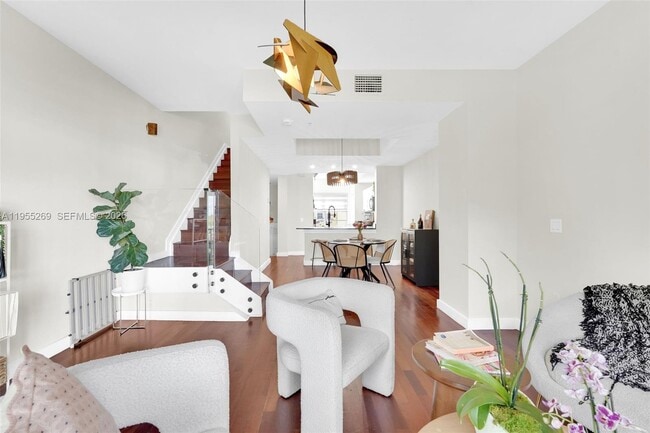Photo - 738 NE 90th St