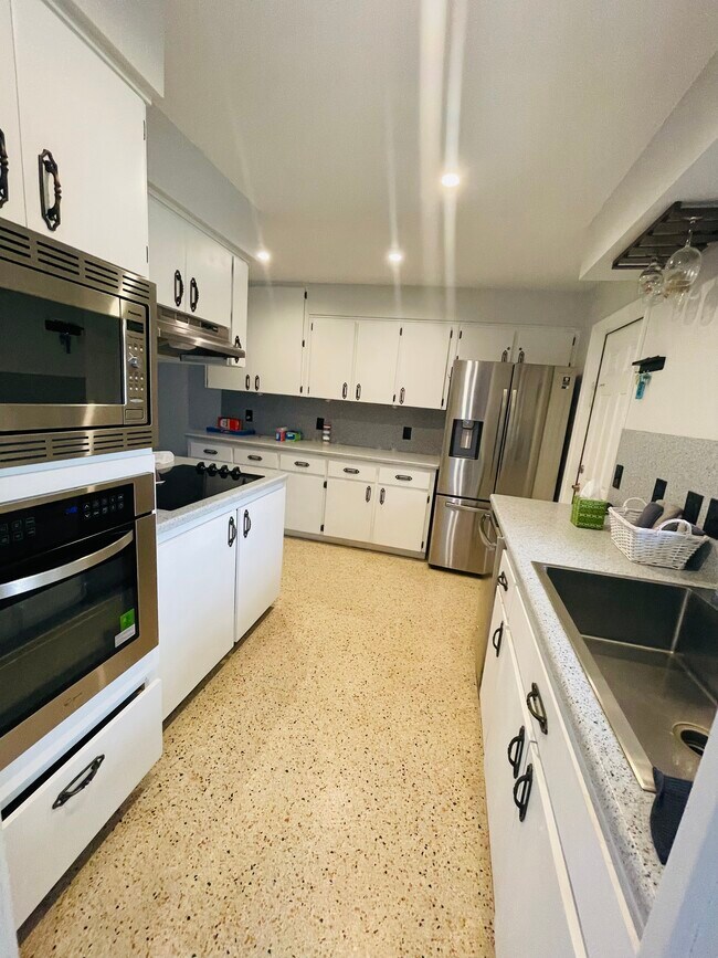 Photo - 245 Bel Forest Dr