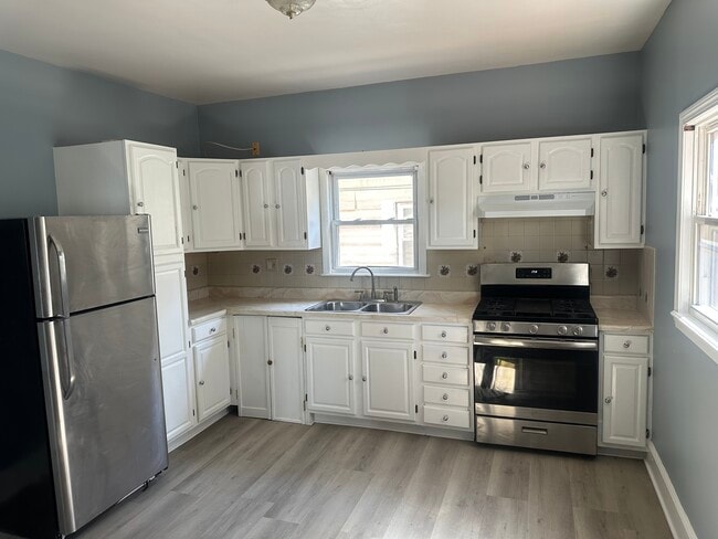 Building Photo - 7 Gayland St Unit #2