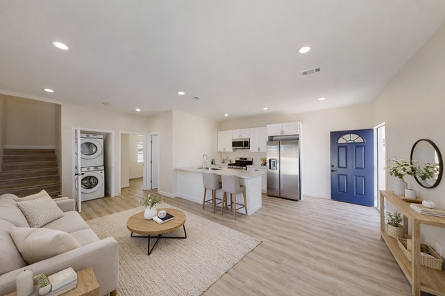 Building Photo - Newly Built (2022) 4BD/2BA