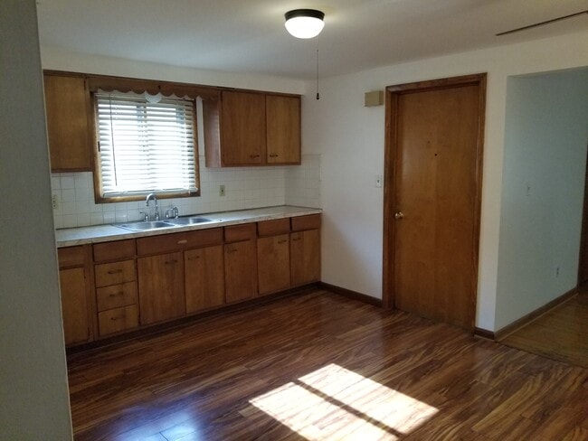Kitchen - 13 Fairelm Ln Unit 1