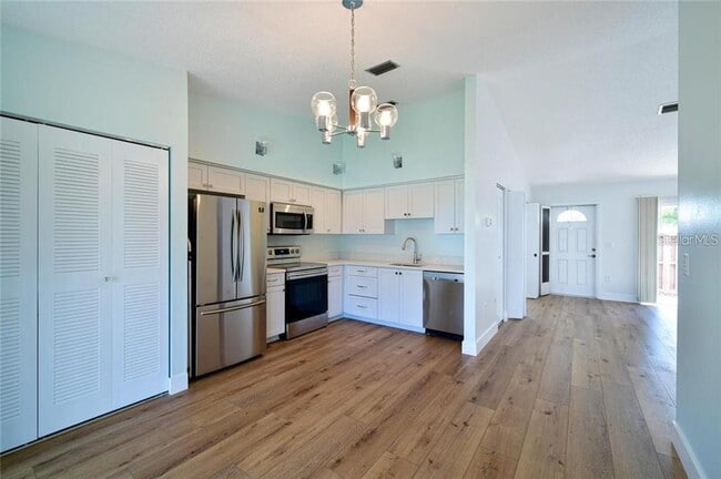 Building Photo - 4110 38th Ave W Unit 4110