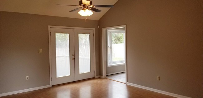 Photo - 956 Gulfstream Rd