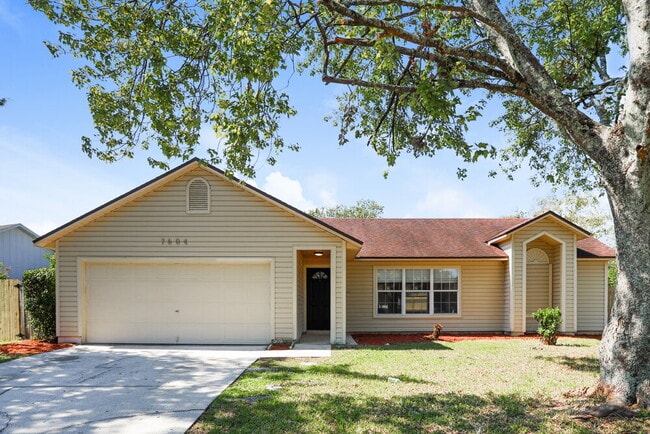Building Photo - 7604 Chelmsford Dr Rental