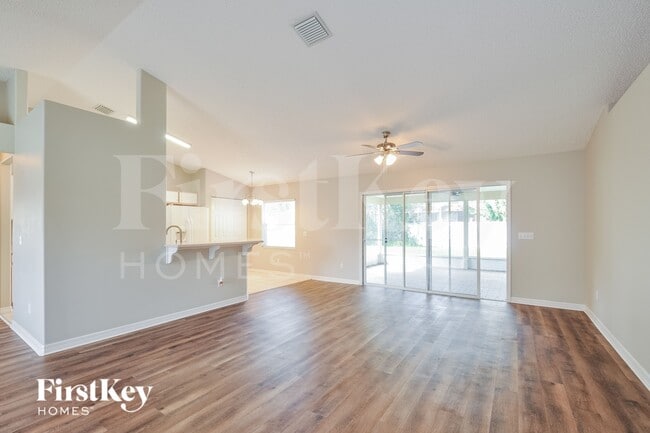 Photo - 8 Wild Oak Pl