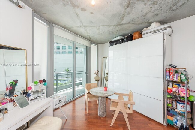 Photo - 690 SW 1st Ct