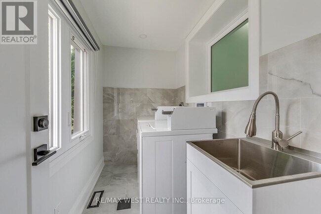 Photo - 1190 Ossington Ave