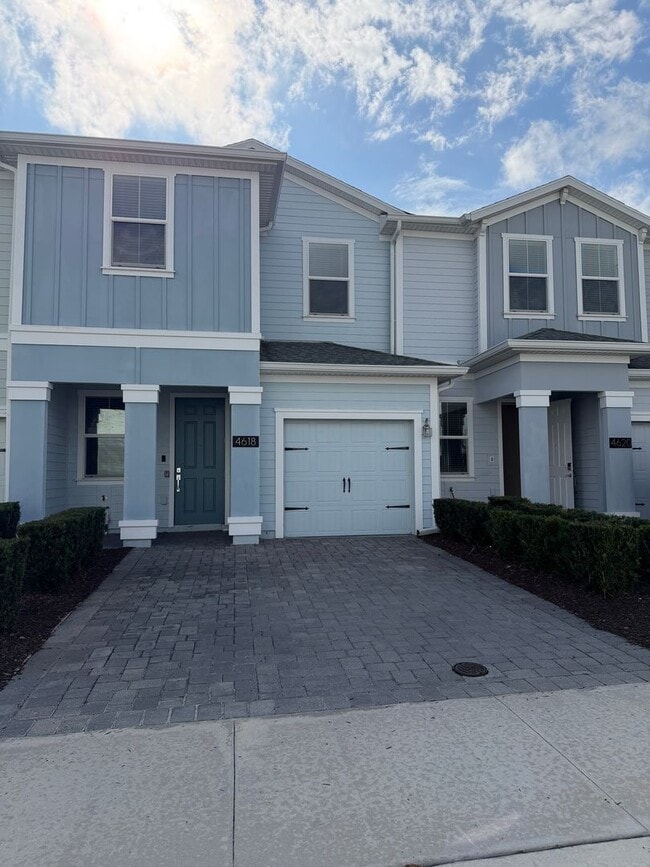 Building Photo - 3 bed 2.5 bath Townhouse in Storey Lake