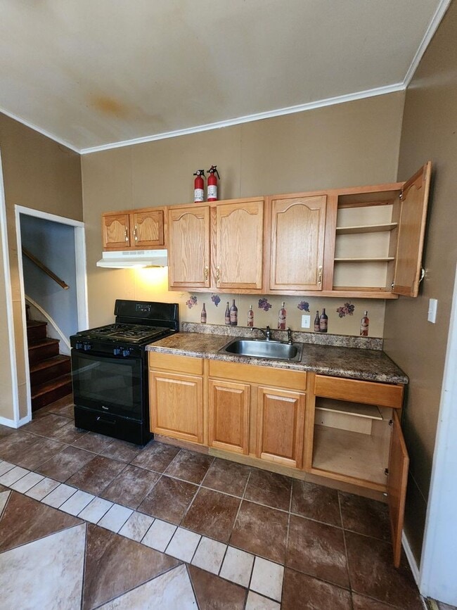 Photo - 5 Bedroom home available now!