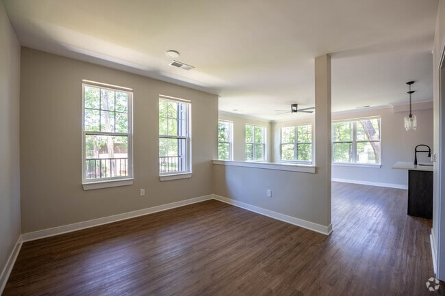 2BR, 2BA - 1,371SF - Living Room