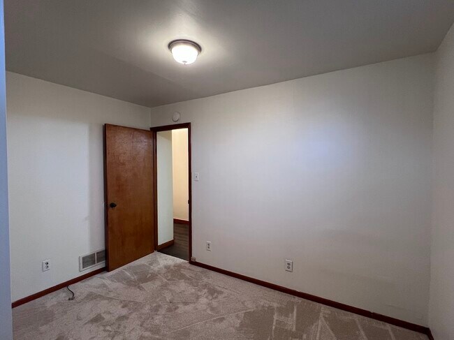 Photo - 184 Pennsylvania Ave