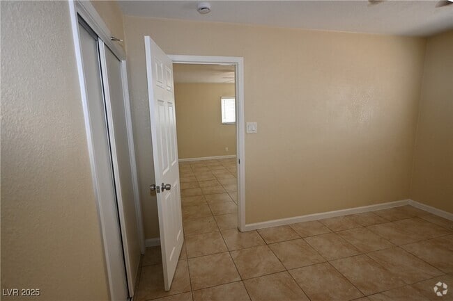 Building Photo - 320 N 16th St Unit 1 Rental