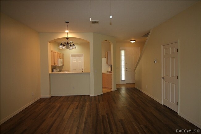 Building Photo - 1600 W Spring Meadow Loop