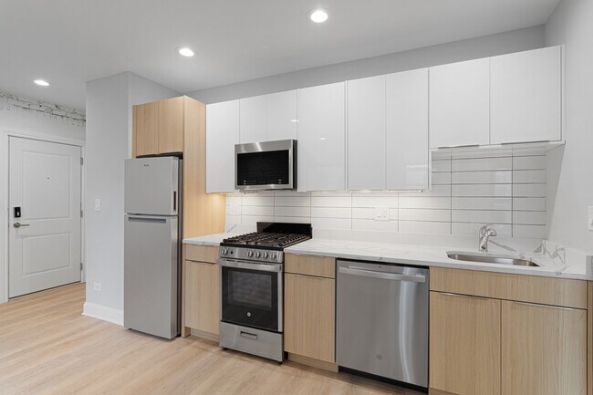 Photo - 1631 W Chase Ave Unit 3F