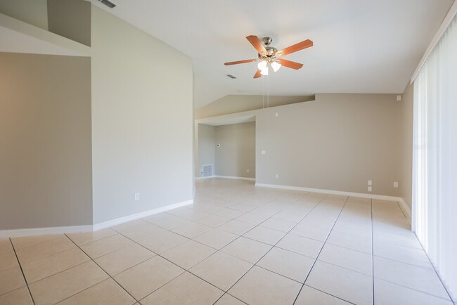Photo - 916 Alsace Dr