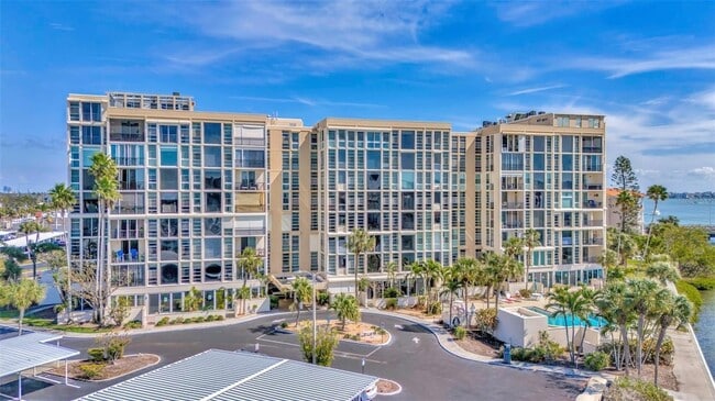 Building Photo - 7400 Sun Island Dr S Unit 401