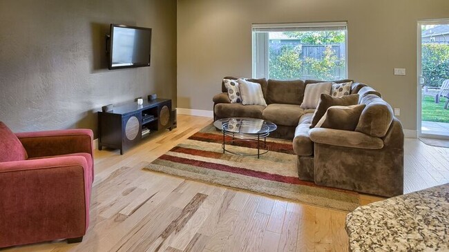 Photo - Great Curb Appeal