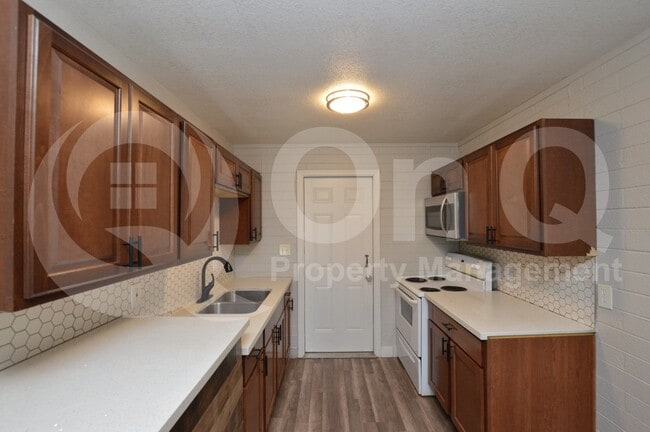 Building Photo - 6044 N 21st Ave Rental
