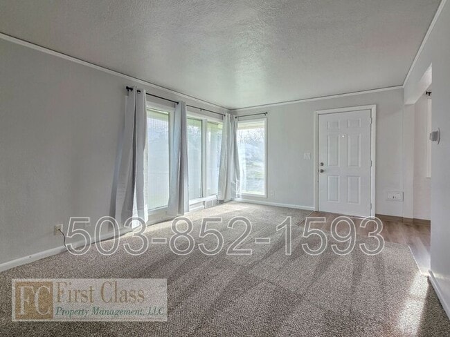 Photo - 5325 SE Reedway St