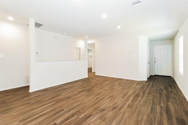 2157 Middle Rdg Dr