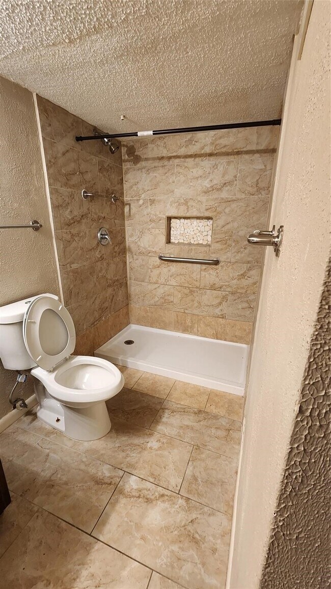 Photo - 2818 S Bartell Dr Unit 7