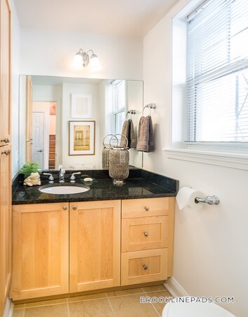 Photo - 563 VFW Parkway Apartamento