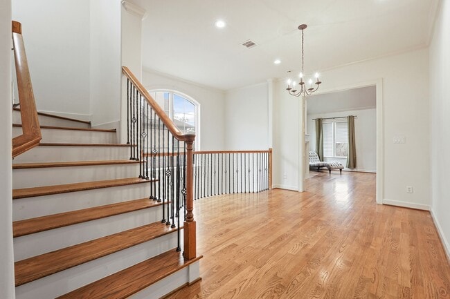 Building Photo - 521 Lovett Blvd