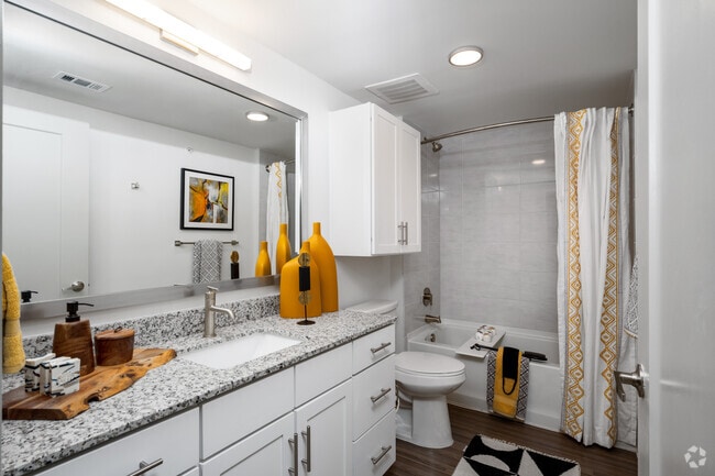 Studio _ 476SF - Placemakr Downtown Austin