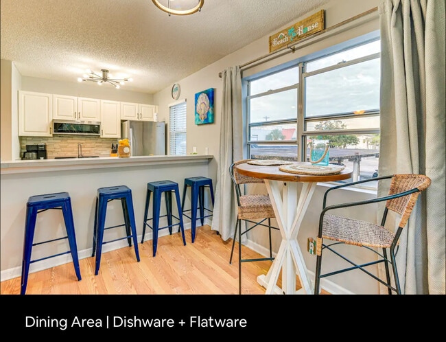 Dinner area - 412 28th Ave N Unit H