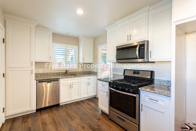 Photo - 155 Glenn Dr