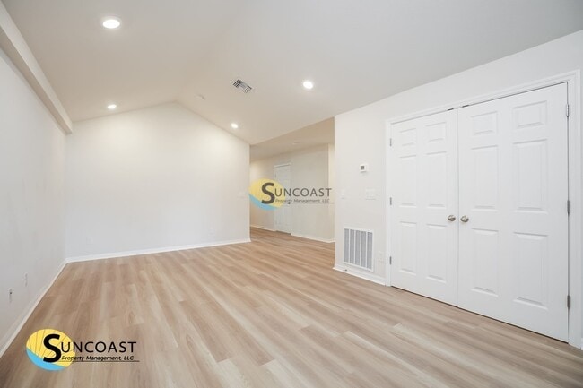 Photo - 448 Tioga St