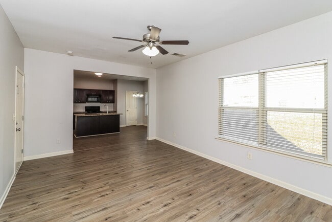 Photo - 165 Camellia Way