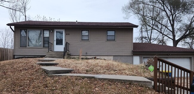 Building Photo - COMING SOON!! Liberty Home 3 Bed 2 Bath 2 ...