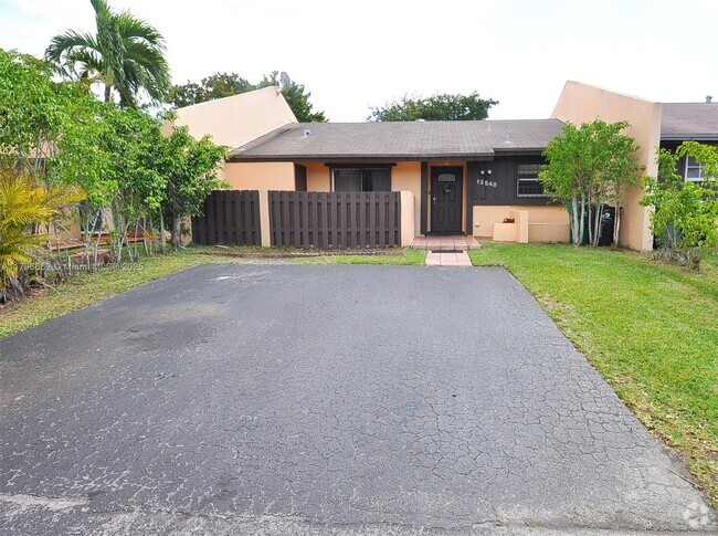 Building Photo - 12548 SW 119th Terrace Rental