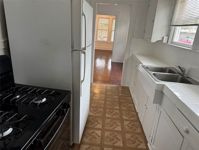 Photo - 1610 W Sidnor St