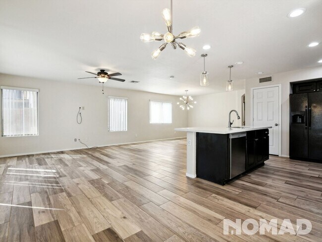 Photo - 4 Bedroom Single Family Home in Litchfield Park
