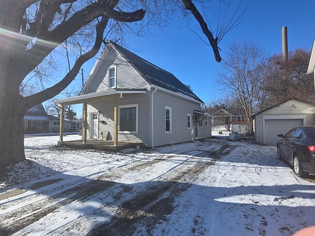 Photo - C-bus road house